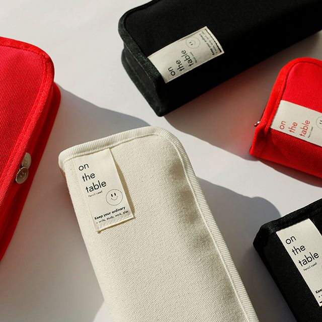 Be on D On the table PEN CASE
