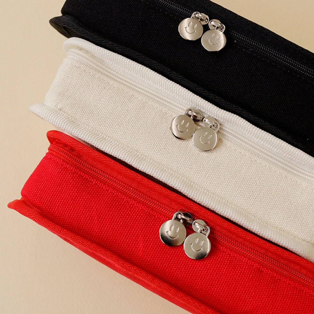 Be on D On the table PEN CASE