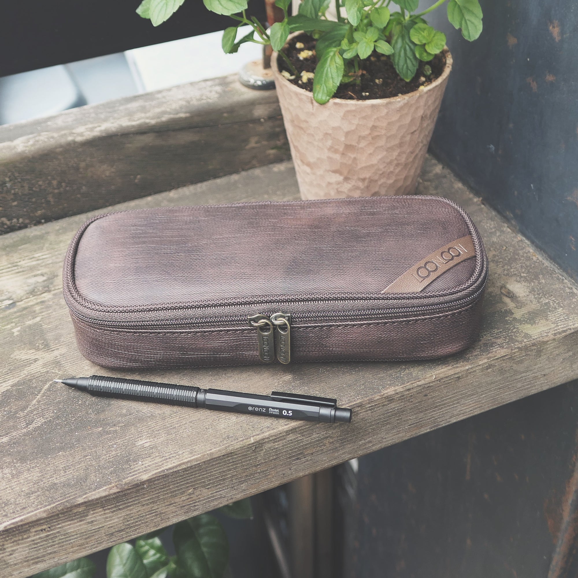 LOONLOON 600 ウォッシュド ペンケース (ラストブラウン)